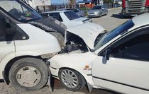 Osmaniye'de minibüsle çarpışan otomobilin sürücüsü yaralandı