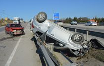 Samsun'da iki otomobilin çarpıştığı kazada 3 kişi yaralandı