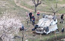 Siirt'te devrilen hafif ticari araçtaki baba ve kızı hayatını kaybetti