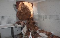 Şırnak Cizre'de heyelan nedeniyle bir ev zarar gördü