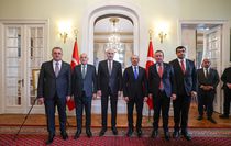 TBMM Başkanı Kurtulmuş, Türkiye'nin Bükreş Büyükelçiliğini ziyaret etti