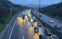 Yollarda bayram tatilinden dönüş yoğunluğu başladı