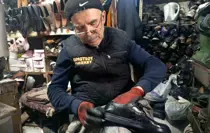 Kahramanmaraş'ta 38 yıllık usta eski ayakkabılara yeniden hayat veriyor