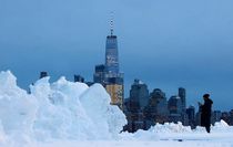New York'ta rekor kar: Beş binden fazla uçuş iptal edildi
