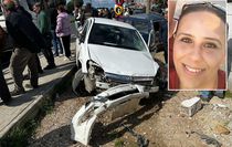 Kaldırıma savrulan otomobil çocuklarına yemek götüren anneyi hayattan kopardı
