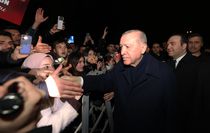 AK Parti Gençlik Kolları'ndan Erdoğan'a Sürpriz Doğum Günü Kutlaması