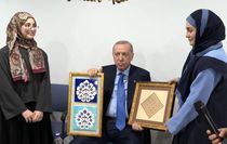 Cumhurbaşkanı Erdoğan, Marmara Üniversitesi İlahiyat Fakültesi Öğrencilerini Ziyaret Etti