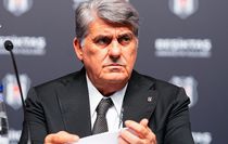 Beşiktaş Başkanı Adalı'dan derbi bitmeden olay hamle