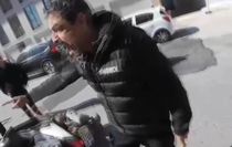 Esenyurt'ta Şerit İhlali Yapan Sürücü Motokurye ile Kavga Etti