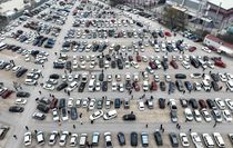 İkinci el oto pazarında buruk bayram
