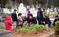 Gaziantep'te bayram öncesi mezarlıklarda ziyaretçi yoğunluğu