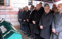 Fatih'te çöken binada hayatını kaybeden Semra Urunca son yolculuğuna uğurlandı