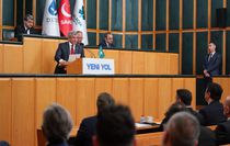 Davutoğlu: Türkiye'nin doğru yaptığı şeyler var