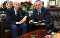 Görevinden istifa eden Yönter'den 'kara kaplı defterli' Bahçeli paylaşımı