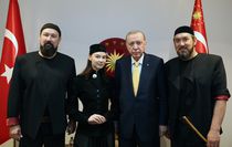 Cumhurbaşkanı Erdoğan, 'Ay Yola' Müzik Grubunu Ağırladı