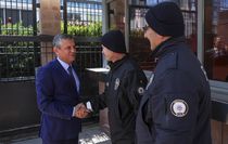 CHP Genel Başkanı Özel, genel merkezde görevli emniyet personelinin Polis Günü'nü kutladı