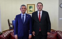 CHP Genel Başkanı Özgür Özel, Kuzey Makedonya'dan THP Genel Başkanı Enes İbrahim ile görüştü