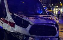 Ankara'da ambulans ile hafif ticari araç kafa kafaya çarpıştı; 4 yaralı