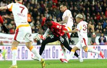 Trendyol Süper Lig: Gençlerbirliği: 0 Galatasaray: 2 (İlk yarı)