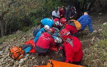 Fethiye'de Likya Yolu'nda ayağı kırılan kişi kurtarıldı