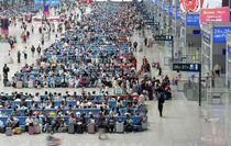 Çin'de Hizmet Sektörü, Turizmdeki İvmenin Etkisiyle İlk Çeyrekte Büyüme Kaydetti