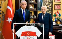 Devlet Bahçeli'den TFF Başkanı Hacıosmanoğlu'na: Ligi tescil etmeyin