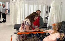 ADÜ Hastanesi Başhekimi Uysal hastalar ve hastane çalışanları ile bayramlaştı