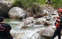 Kahramanmaraş'ta nehirde kaybolan kişi için arama çalışması başlatıldı