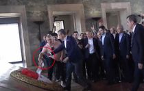 Anıtkabir'de Özgür Özel'e soğuk duş