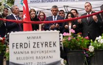 Ferdi Zeyrek için vefatının birinci yılında mevlit okutuldu
