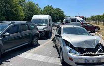 Balıkesir'de 6 araç zincirleme kaza yaptı; 2 yaralı
