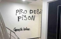 CHP Kayseri İl Başkanlığı binasının duvarlarına boyayla yazılar yazıldı