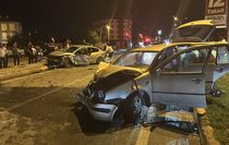 Erzincan'da çarpışan iki otomobildeki 5 kişi yaralandı