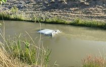Erzincan'da sulama kanalına düşen otomobilin sürücüsü kurtarıldı