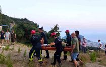 Alanya'da uçruma yuvralanan ATV sürücüsünü itfaiye ekipleri kurtardı