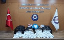 İzmir'de çok miktarda uyuşturucu sokak satıcılarına dağıtılmadan ele geçirildi