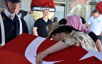 Kansere yenik düşen Uzman Çavuş, askeri törenle son yolculuğuna uğurlandı