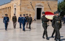Abd genelkurmay başkanı orgeneral caine, anıtkabir’i ziyaret etti
