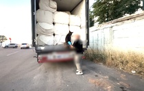 İki tır'daki 122 kilo uyuşturucuyu 'mailo' buldu; 2 tutuklama