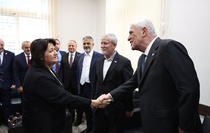 Müsavat Dervişoğlu, Gümülcine’de Batı Trakya Türklerinin temsilcileriyle görüştü