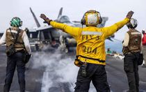 USS Abraham Lincoln'ün yerine USS George Washington Orta Doğu'ya geliyor