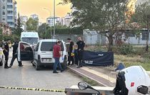 Adana'da silahla öldürülen baba ve oğlunun cenazeleri defnedildi