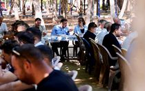 Baybatur'dan Yunusemre'de Esnaf Ziyareti