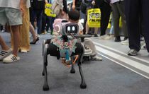 2026 Dünya Robot Konferansı Beijing'de Başladı: 300'den Fazla Katılımcı, 2.000'in Üzerinde Ürün Sergileniyor