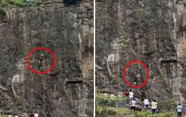 Önce baba ile oğlu, ardından anne uçurumdan düşerek yaşamını yitirdi