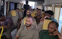 Edirne'de minibüste 19 kaçak göçmen yakalandı
