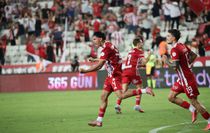 Antalyaspor Evinde Sarıyer'e 2-1 Mağlup Oldu