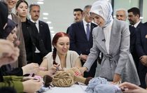 Bakan Göktaş, Mardin’de 13 Mart Kadın ve Aile Destek Merkezi’ni ziyaret etti