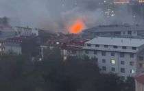 Erzurum'da 5 Katlı Apartmanın Çatısında Yangın