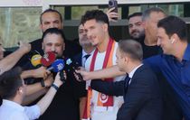 Galatasaray'ın yeni transferi Deniz Gül İstanbul'da